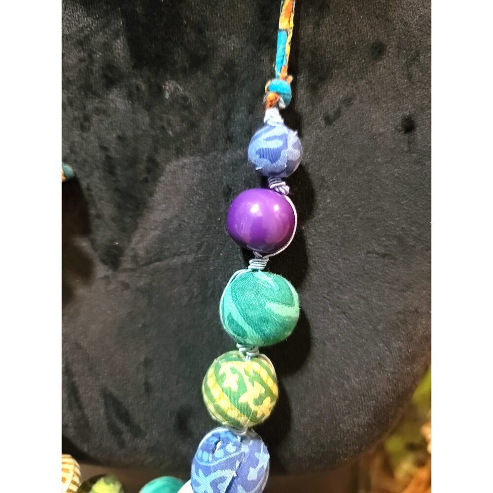 Women's Multicolor Beaded Necklace with Fabric Tie‎ Closure and Unique Design - Picture 4 of 6